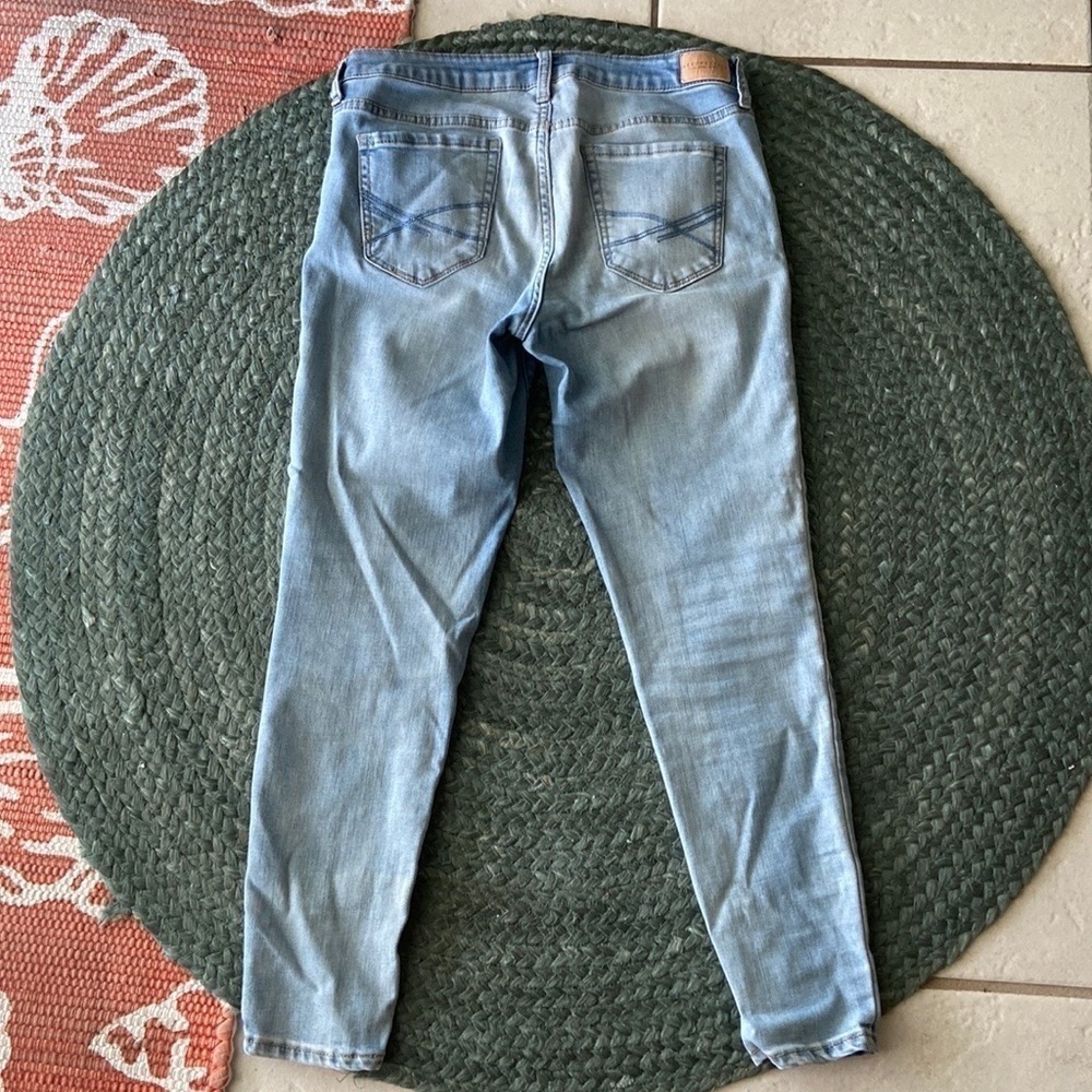 Aeropostale light wash jean jeggings size 8 short. Super stretchy. - Picture 3 of 3